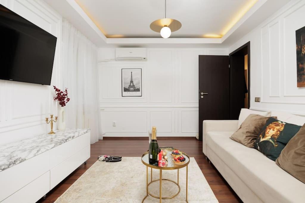 Apartamento Little Paris Boutique Bucarest Exterior foto