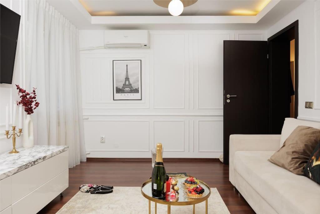 Apartamento Little Paris Boutique Bucarest Exterior foto